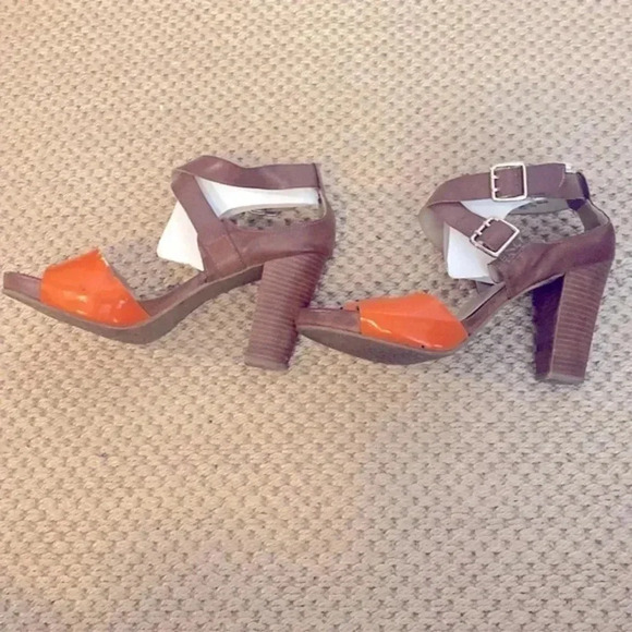 Kenneth Cole Reaction Leather‎ Heels—size 10 - Picture 3 of 6